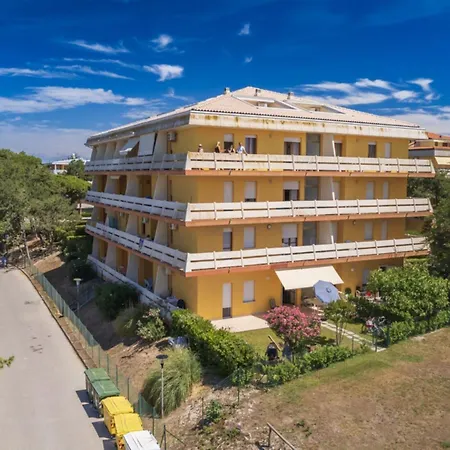 Seaside Flat With Terrace-beahost Apartment *